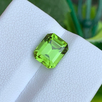 Emerald Cut 2.95 Carats Faceted Green Peridot Gemstone: A Jewel of Elegance