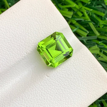 loose peridot gemstone

vvs clarity peridot