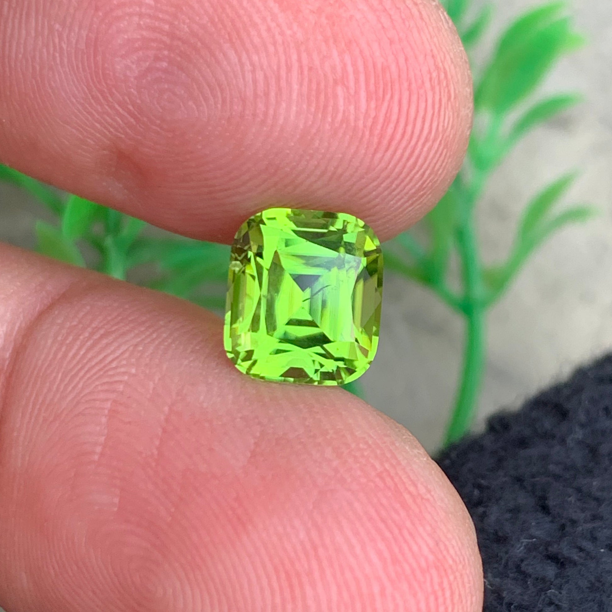 peridot for jewelry making

olive green peridot gem