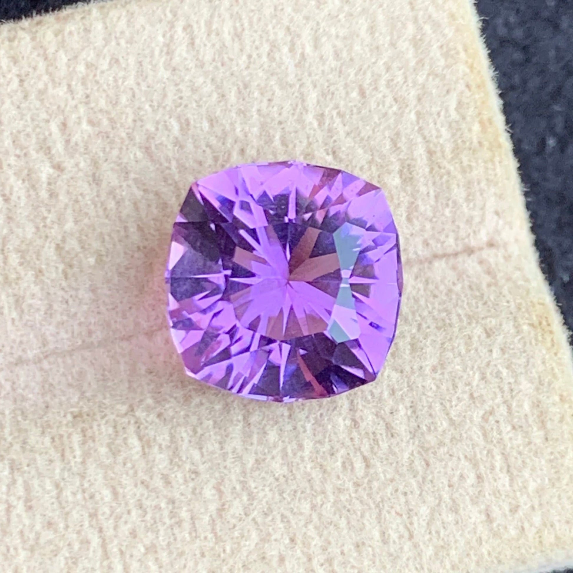 fancy cushion cut amethyst Brazil
natural Brazilian amethyst pink purple
loupe clean amethyst gemstone cushion cut