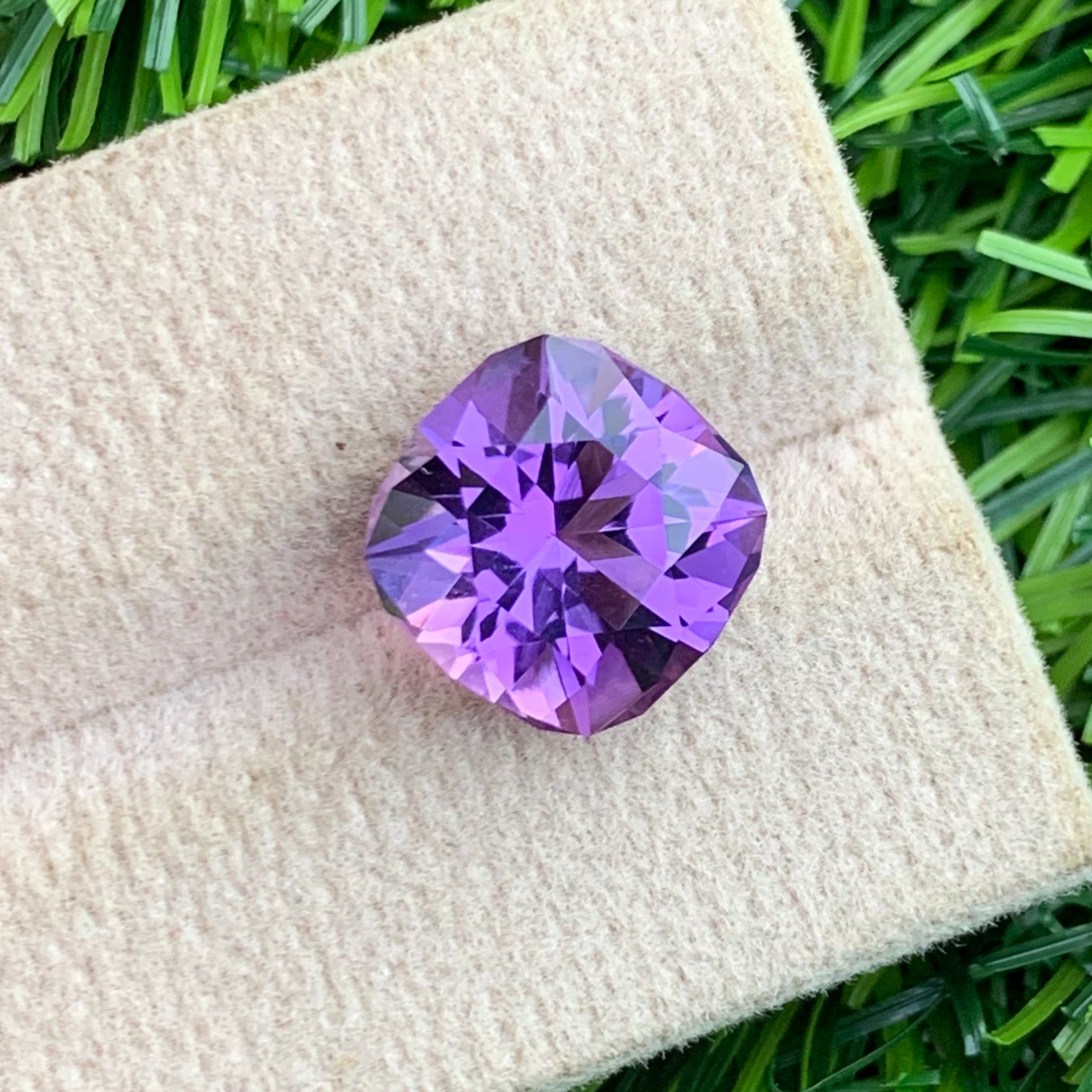 fancy cushion cut amethyst pink purple color
eye clean amethyst gemstone Brazil origin