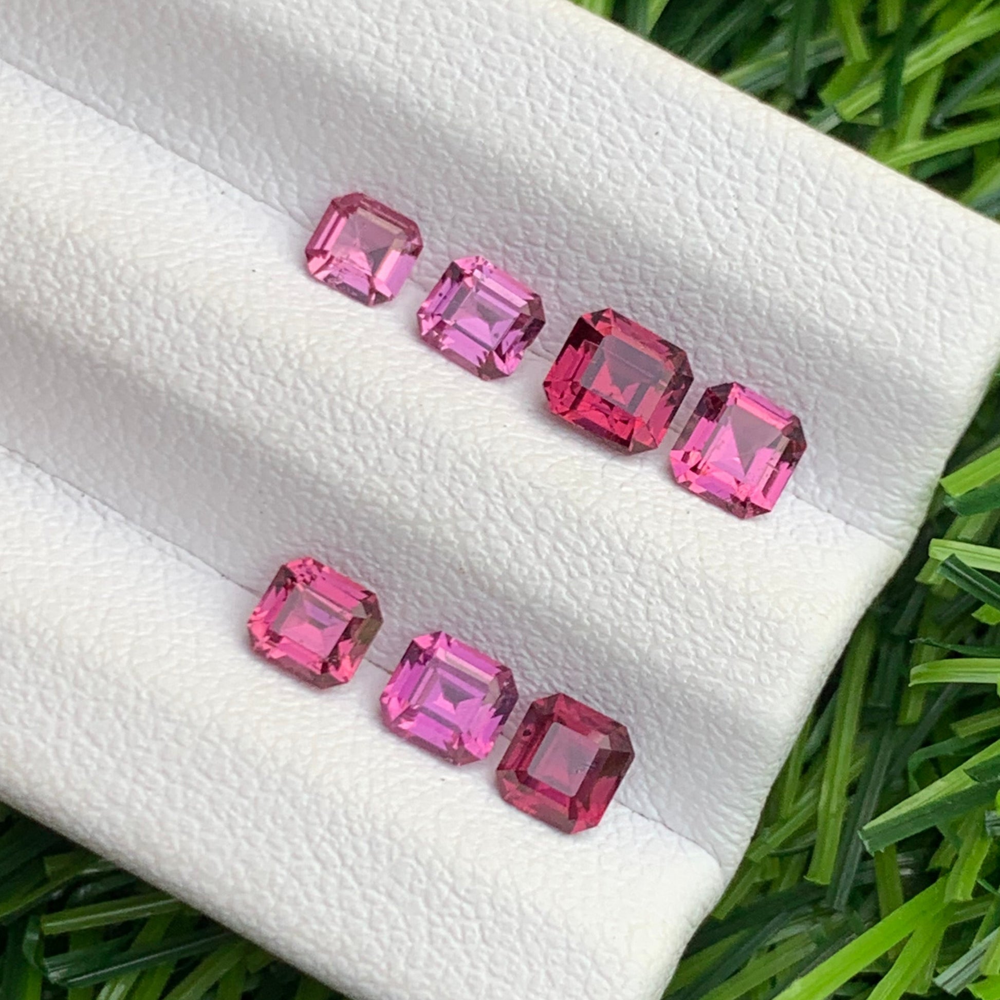 fine jewelry garnet stones reddish pink color
small garnet stones for custom jewelry