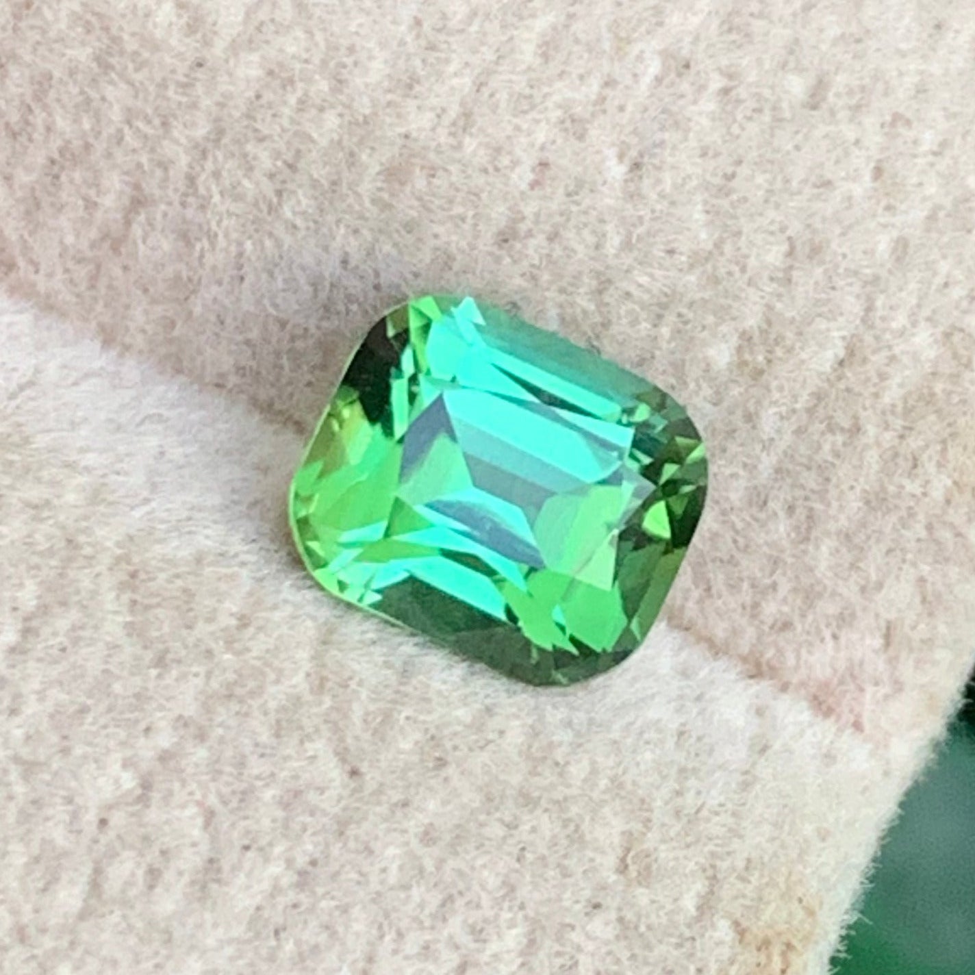 forest green tourmaline for ring jewelry
small size natural tourmaline gemstone