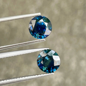 3.19 carats Teal Blue Sapphire Pair with Round Cut from Madagascar, 7.0 x 7.0 x 4.0 MM