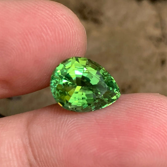 4.95 Carats Pear-Shaped Apple Green & Mint Green Tourmaline Gemstone