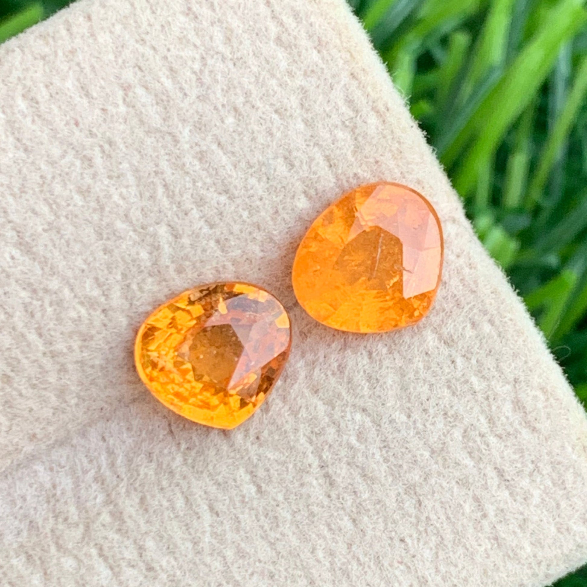 Orange Garnet Pair
heart cut spessartite garnet

natural spessartite garnet gemstones