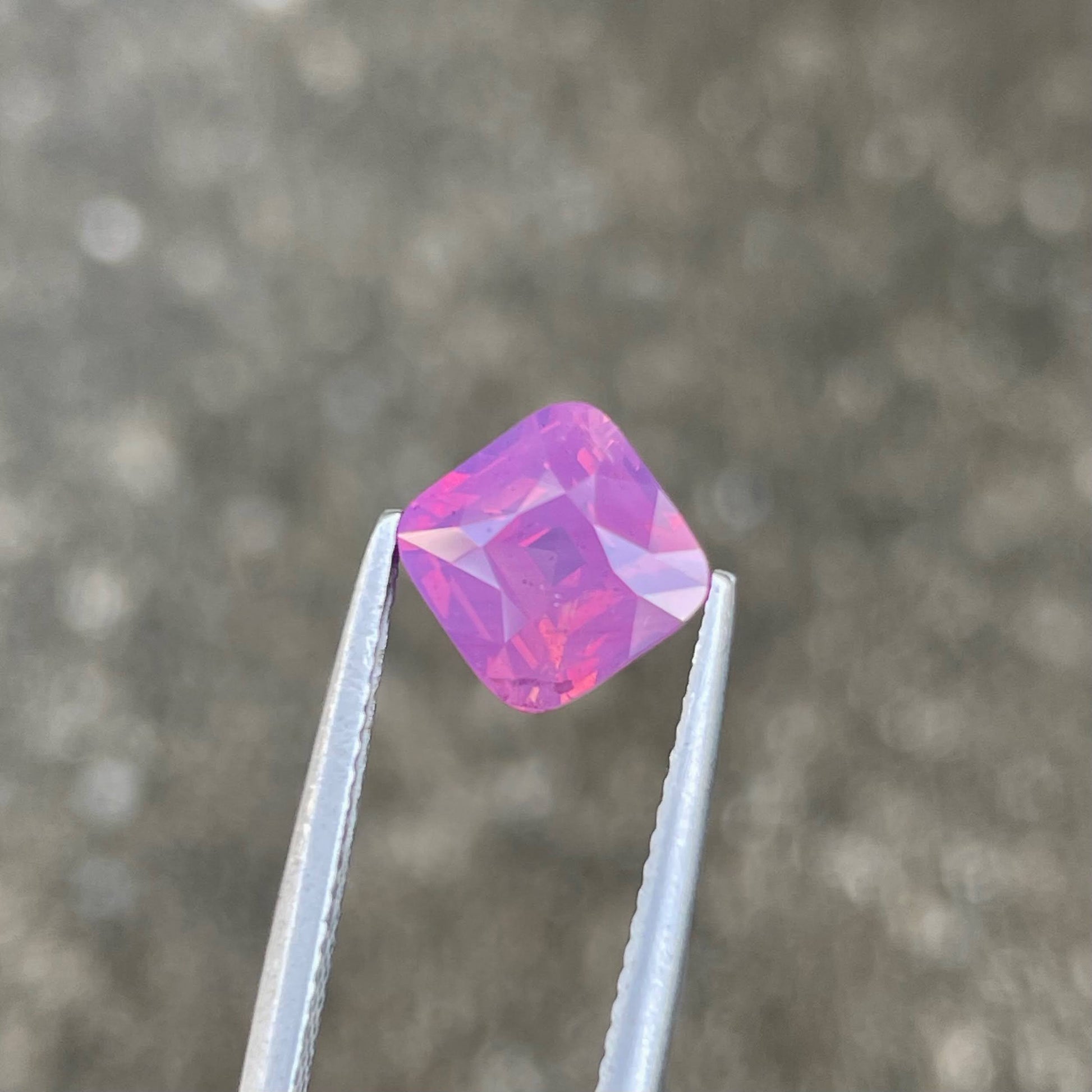 heated sapphire gemstone sri lanka
luxury sapphire gemstone loose stone
onestep gems pinkish purple sapphire