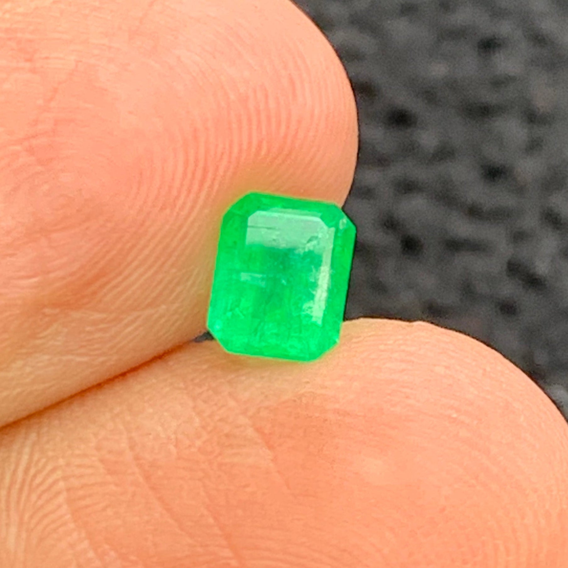 Swat Emerald stone
high clarity natural emerald gemstone SI clarity