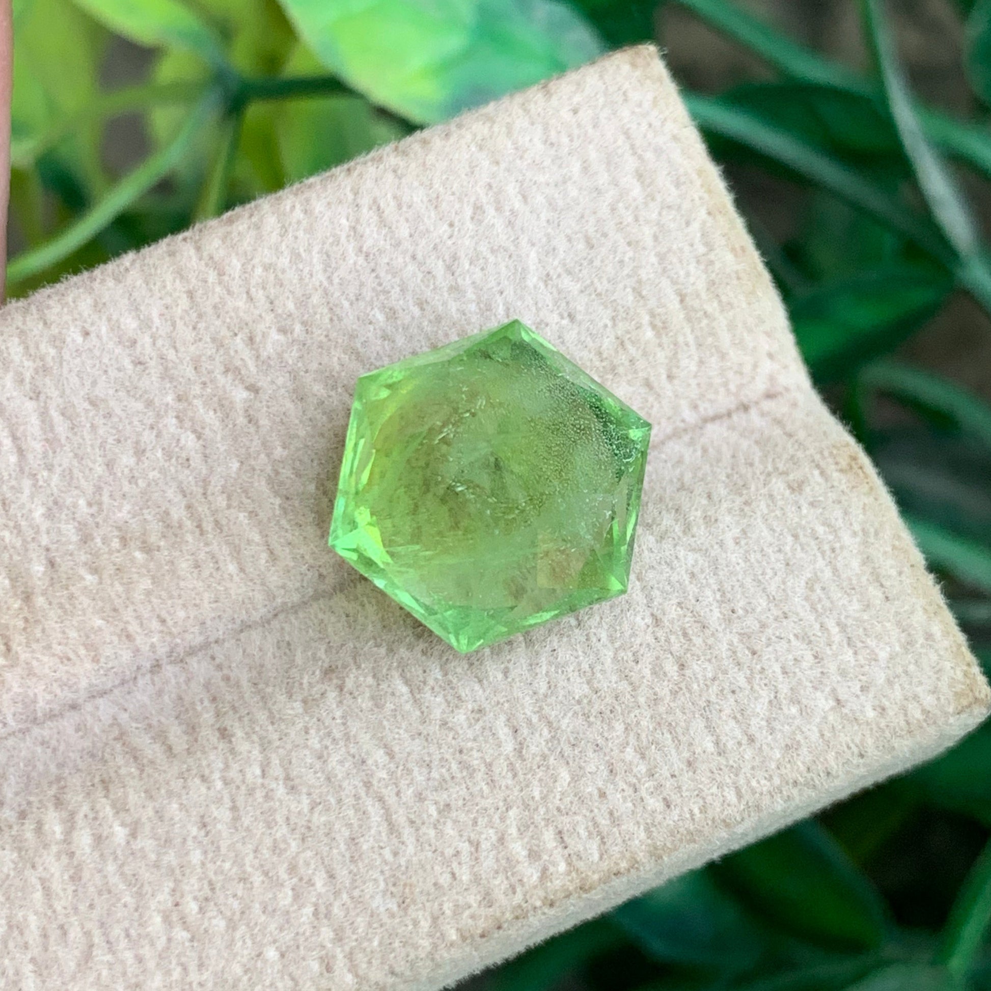 high quality green peridot loose gemstone