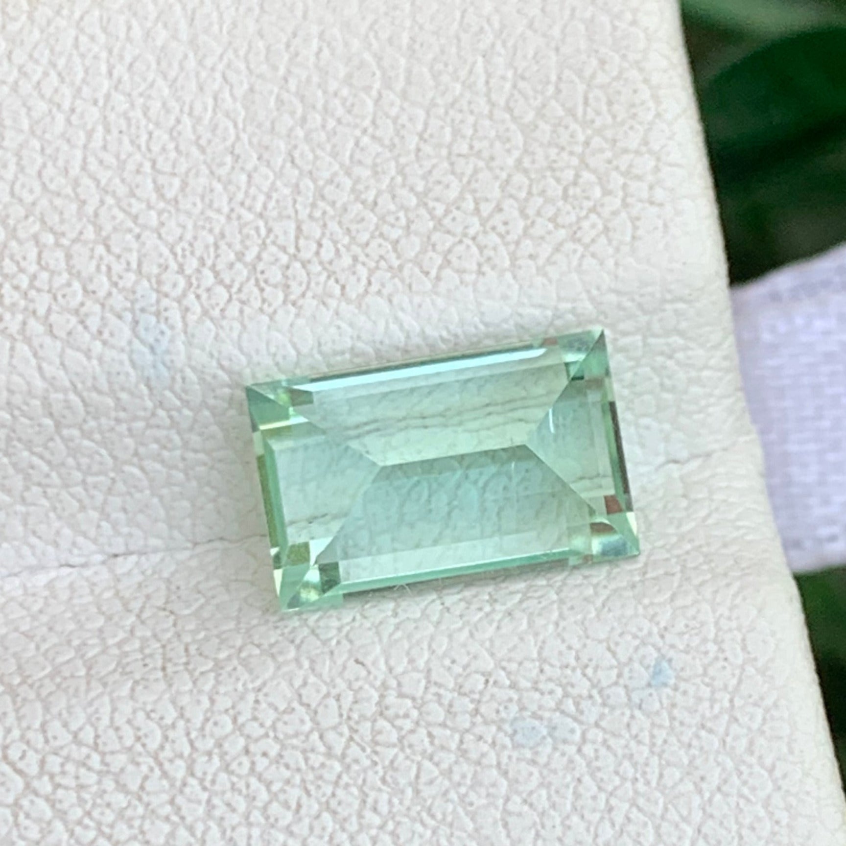 high quality green tourmaline stone
onestep gems green tourmaline gemstone