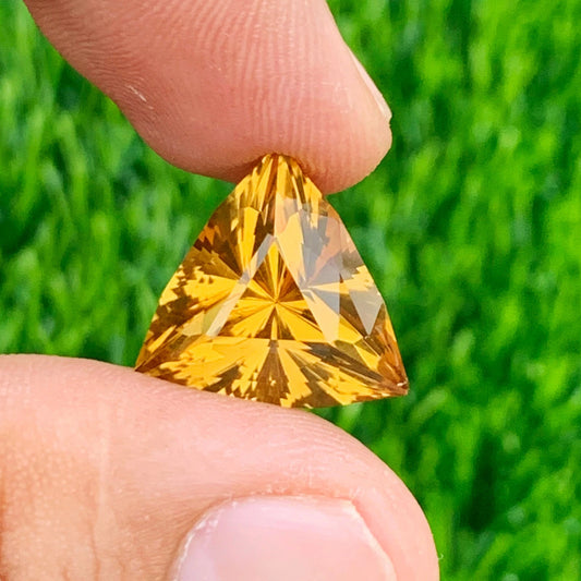 Natural Honey Citrine from Brazil - 11.45 Carats Tribal Cut Gemstone for Sale