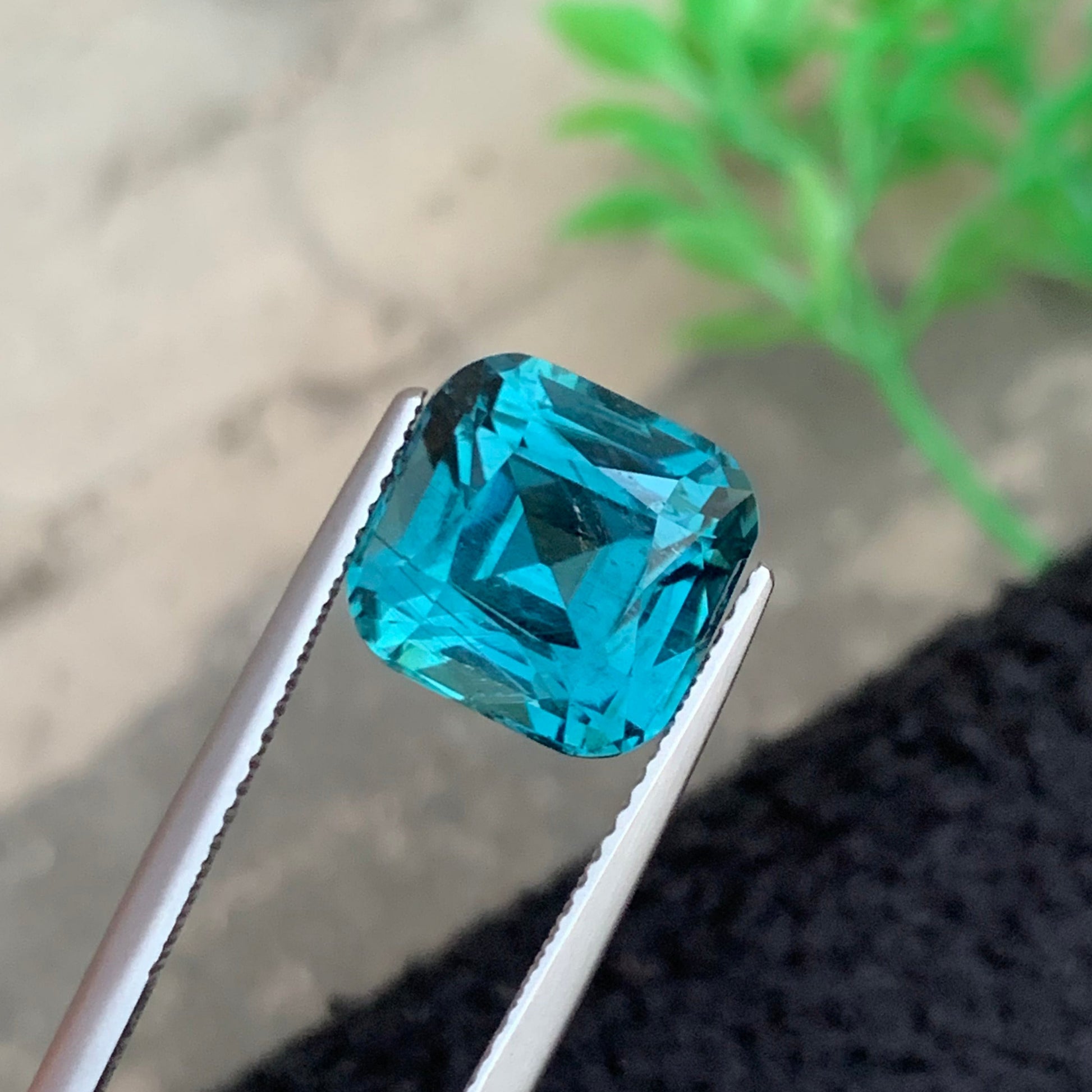 indicolite gemstone close up
cushion cut blue tourmaline brilliance