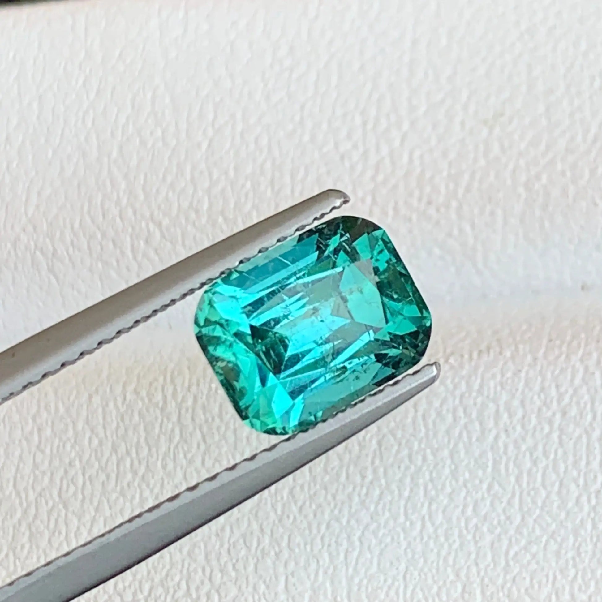 lagoon tourmaline diamond
