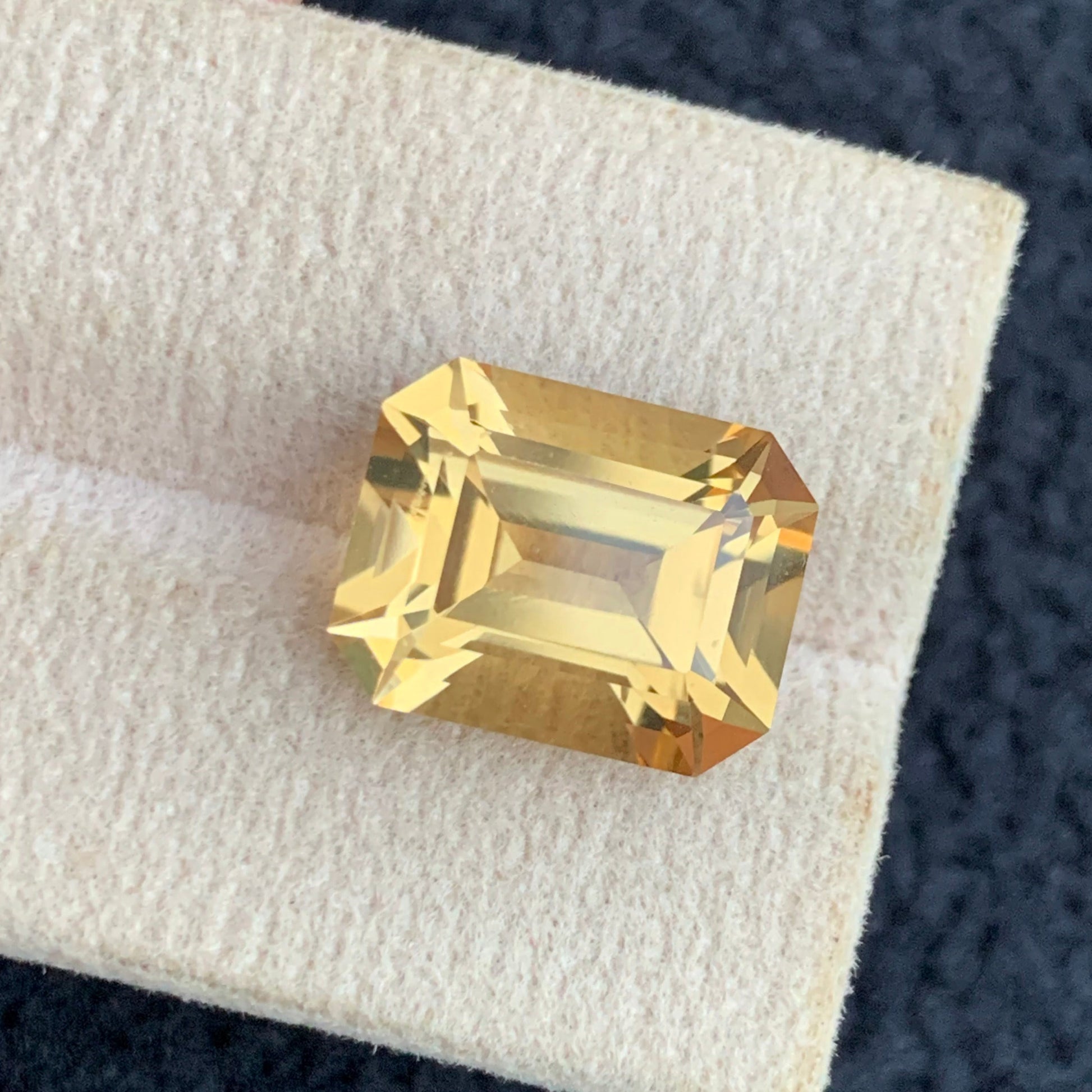 large yellow citrine gemstone for custom jewelry
luxury emerald cut citrine loose stone