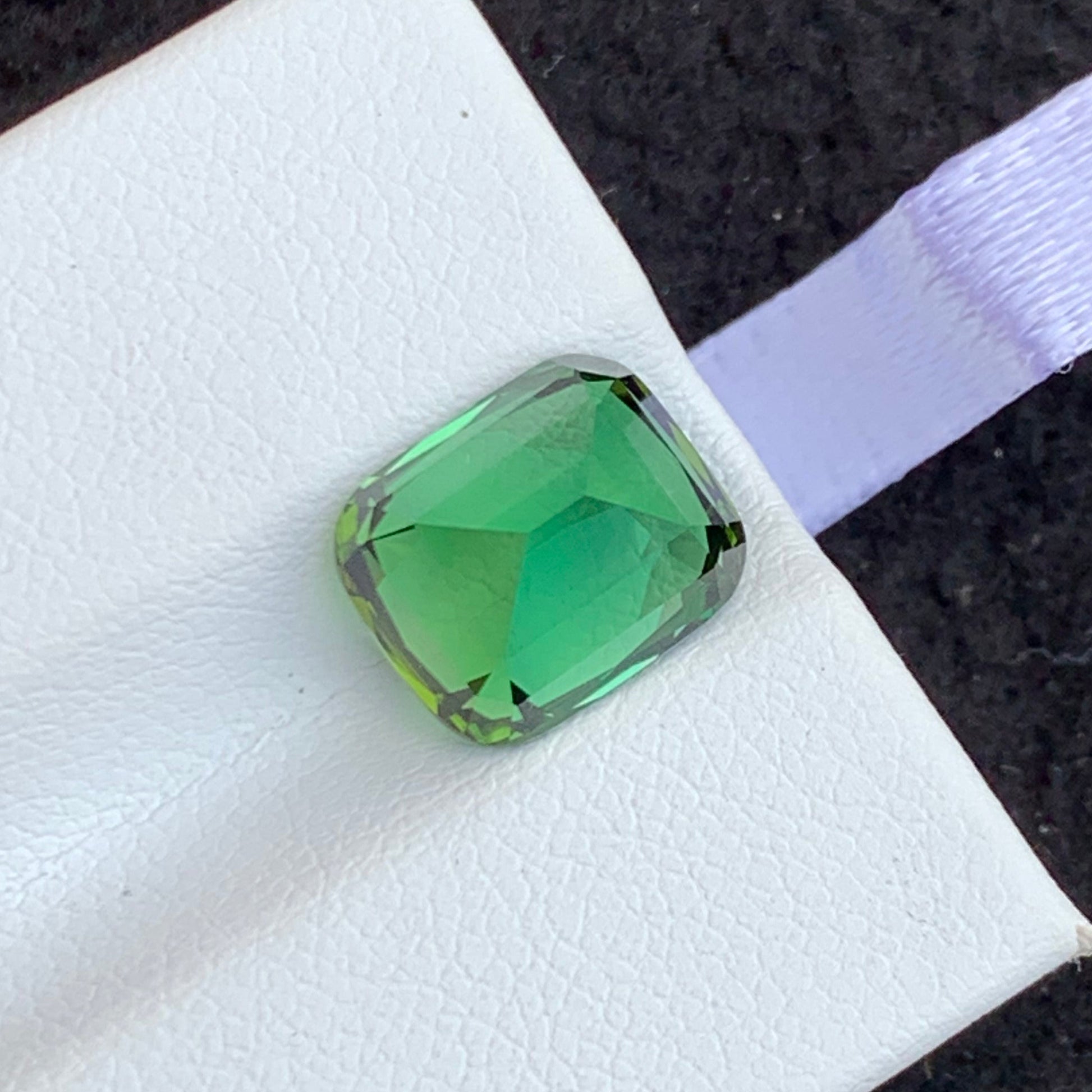 green tourmaline
cushion cut tourmaline jewelry stone

rare green tourmaline gemstone
