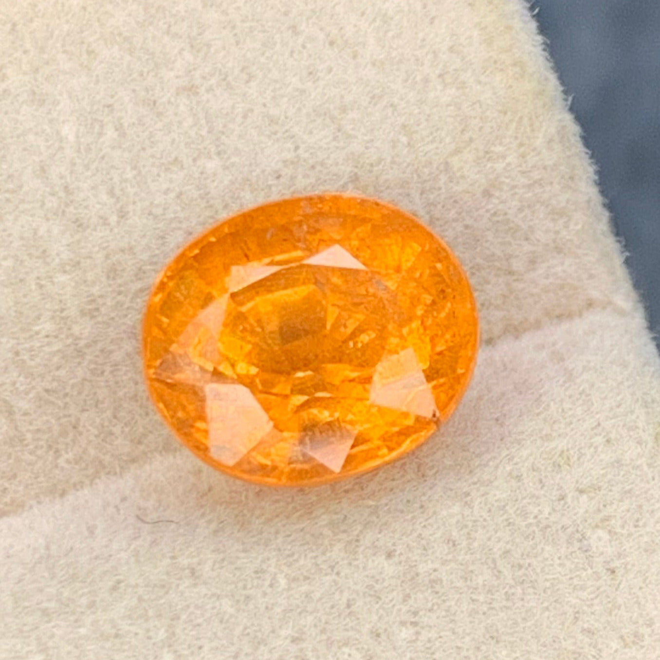 loose oval garnet gemstone high brilliance
mandarin orange spessartite garnet stone
