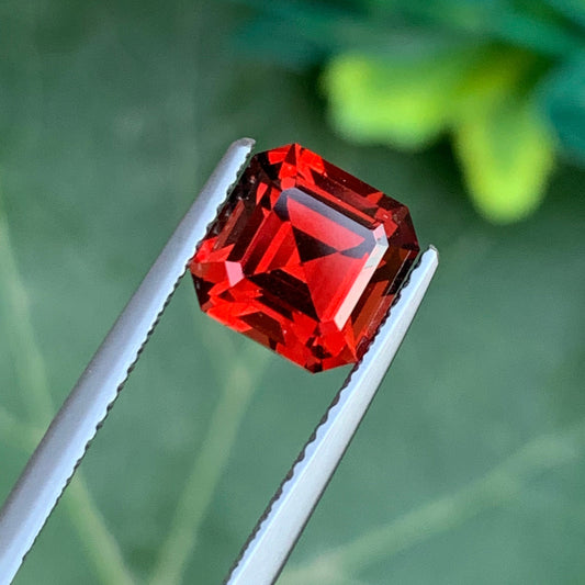 One Step Gems: Loose Rhodolite Garnet, Asscher Cut 3.30 Cts