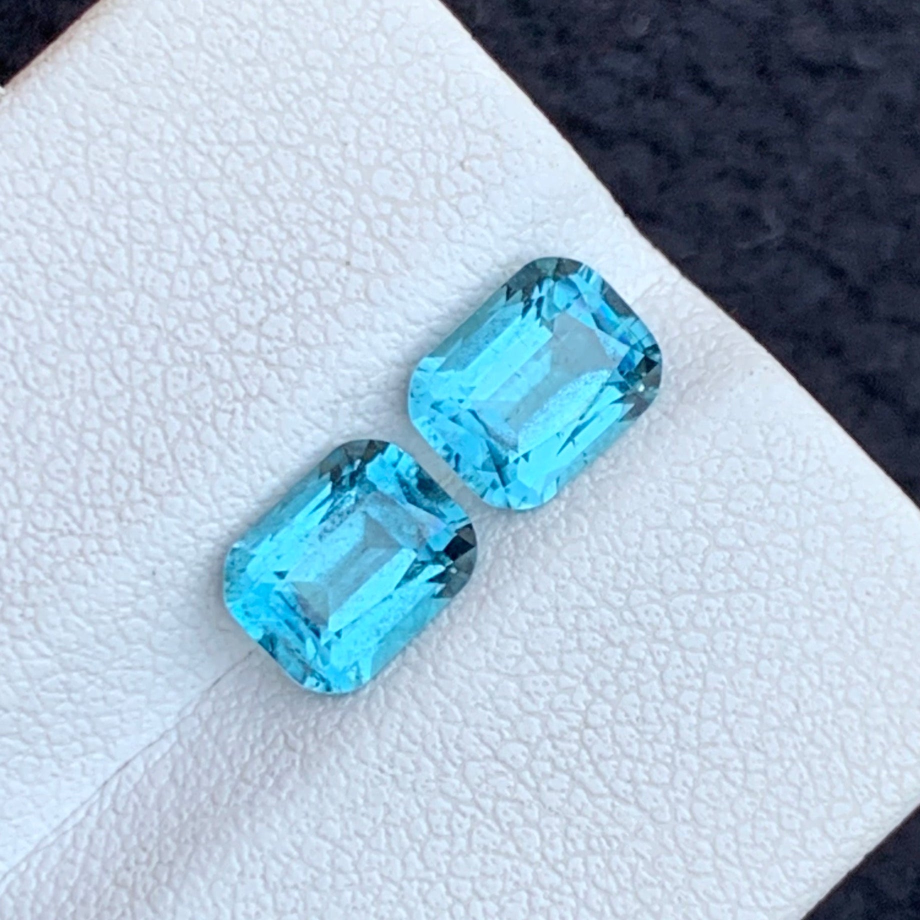 Neon Blue Gems Pair
loose tourmaline pair for earrings

onestep gems tourmaline pair