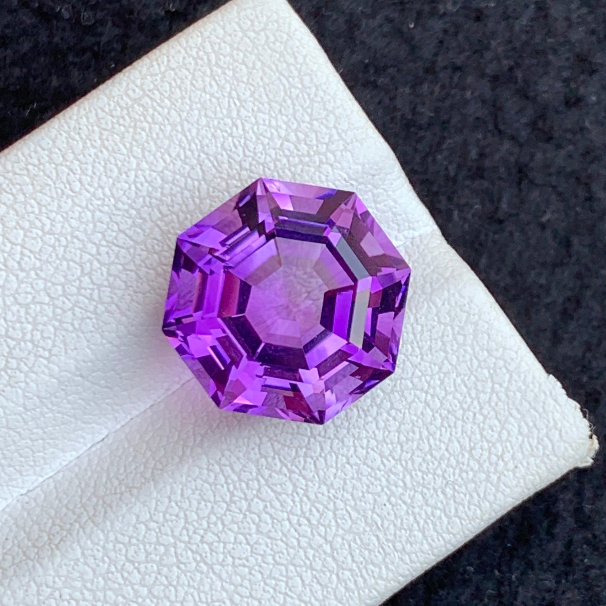 Purple Amethyst
loupe clean amethyst for jewelry

untreated amethyst quartz gemstone