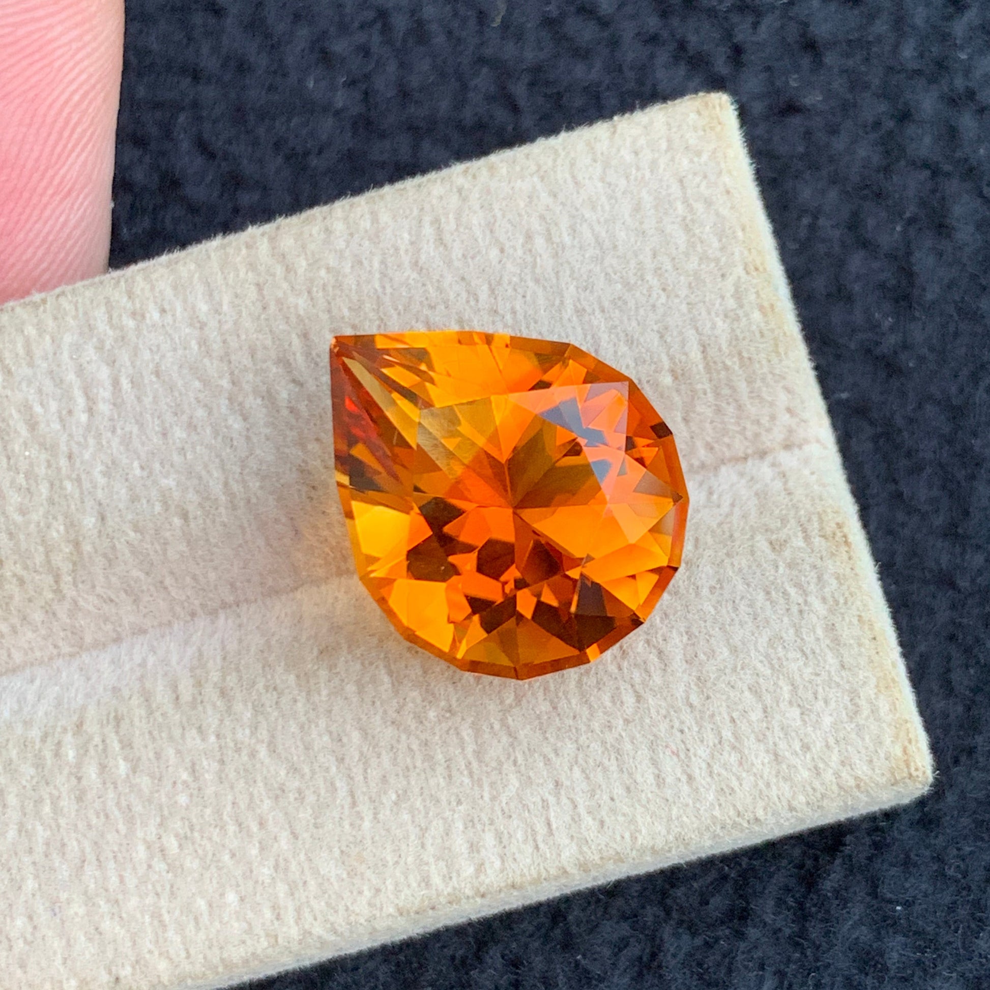 luxury pear cut citrine loose stone
collector quality mandarine citrine gemstone
