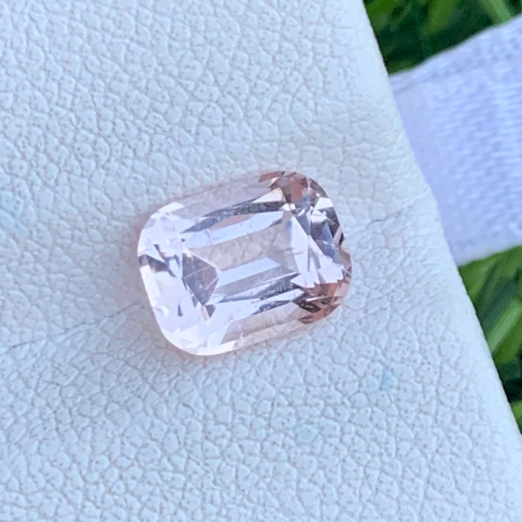 morganite pendant stone
premium morganite crystal
romantic peach pink morganite