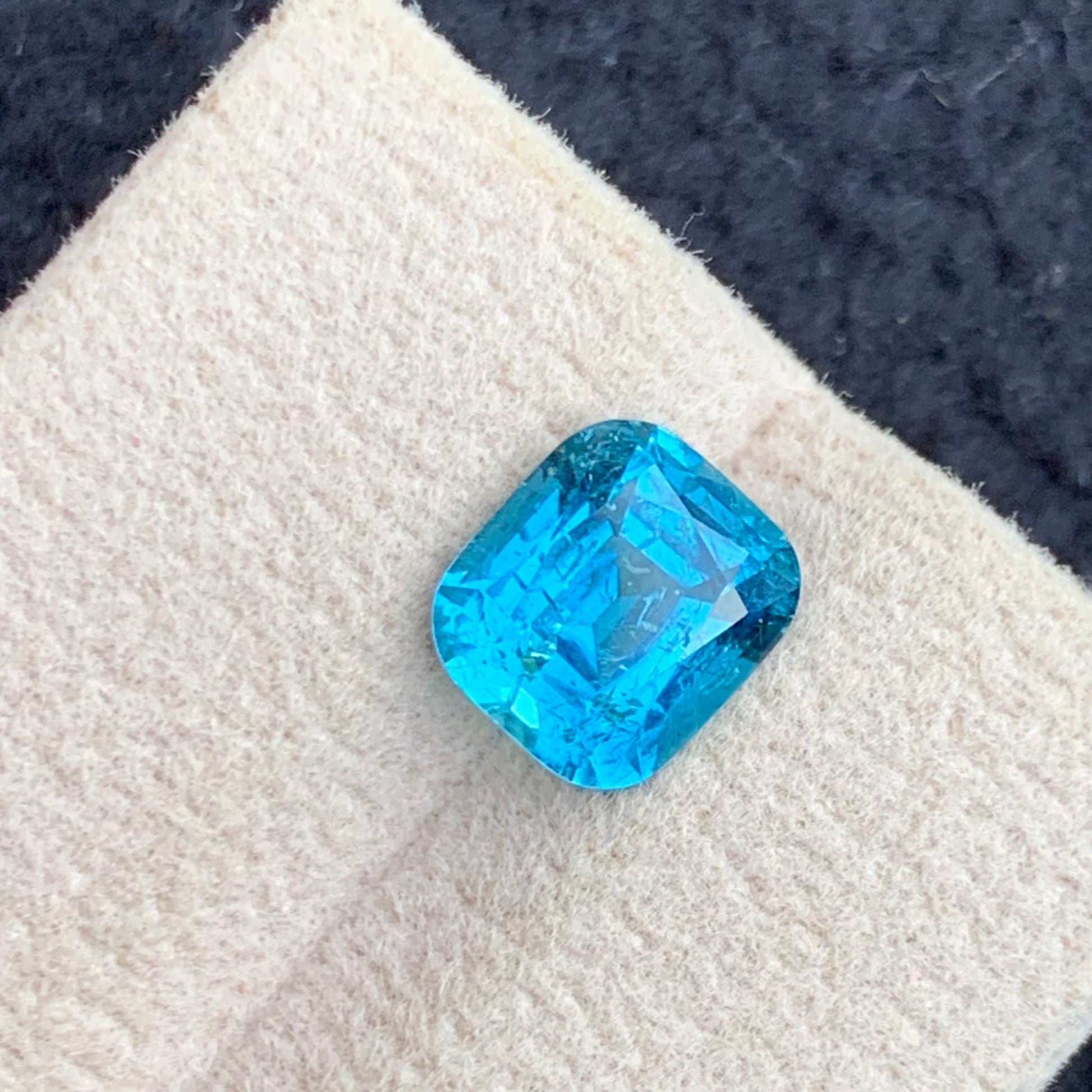 si clarity blue tourmaline

untreated neon blue tourmaline