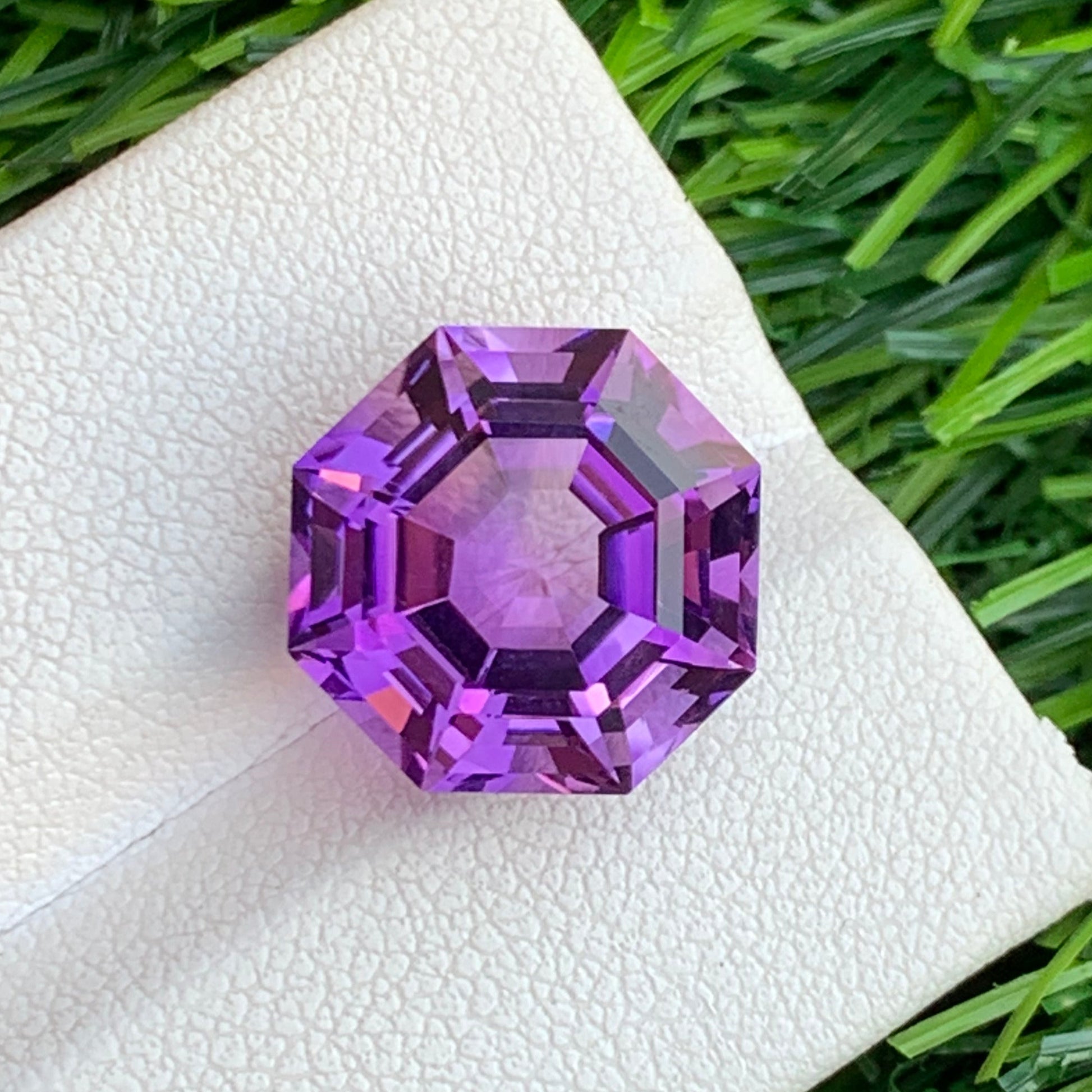 Octagonal Amethyst
natural amethyst loose stone

octagonal cut amethyst gemstone