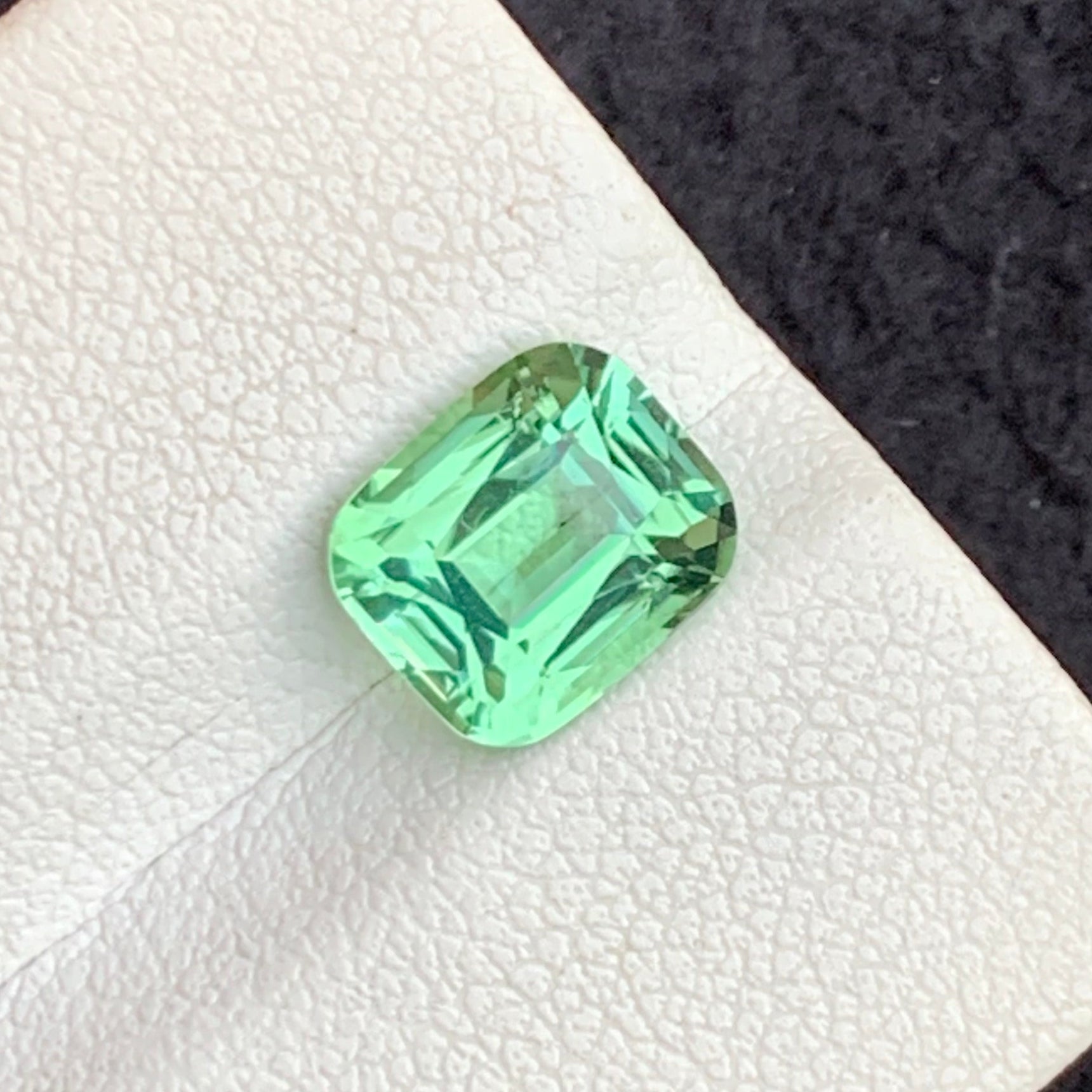 Greenish Paraiba Tourmaline
natural apple green tourmaline afghanistan

untreated mint green tourmaline loose stone