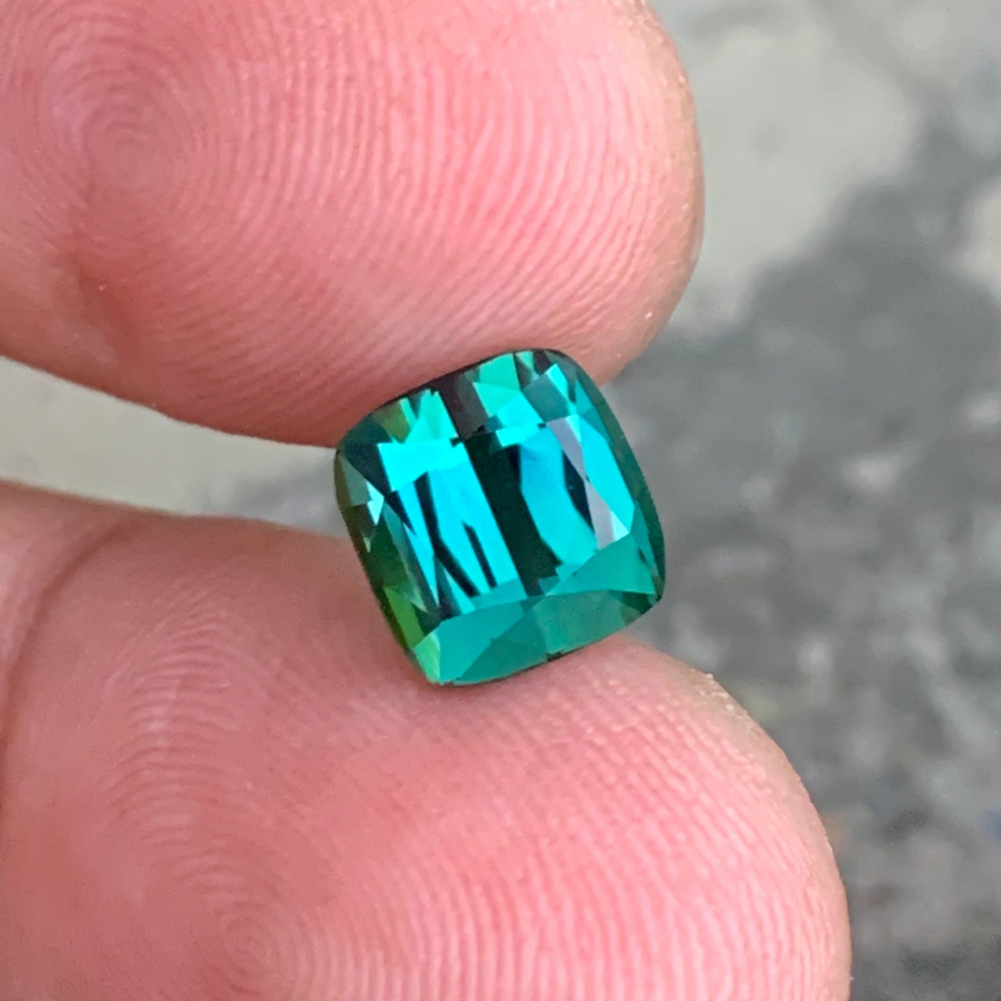 Bluish Green Tourmaline ring
Bluish Green Tourmaline necklace
natural bluish green tourmaline from Afghanistan