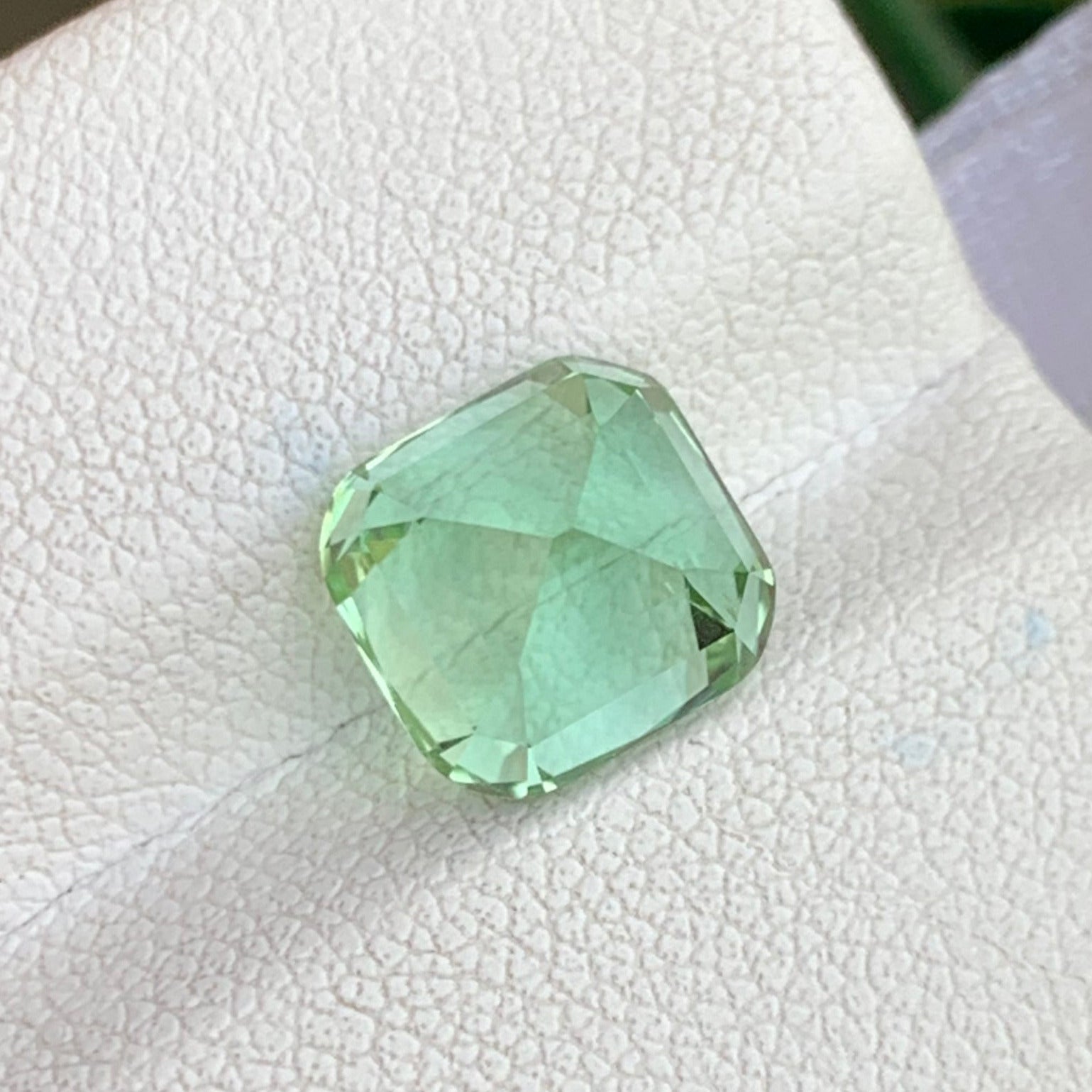 natural green tourmaline 4.15 carats
afghan tourmaline gemstone mint color