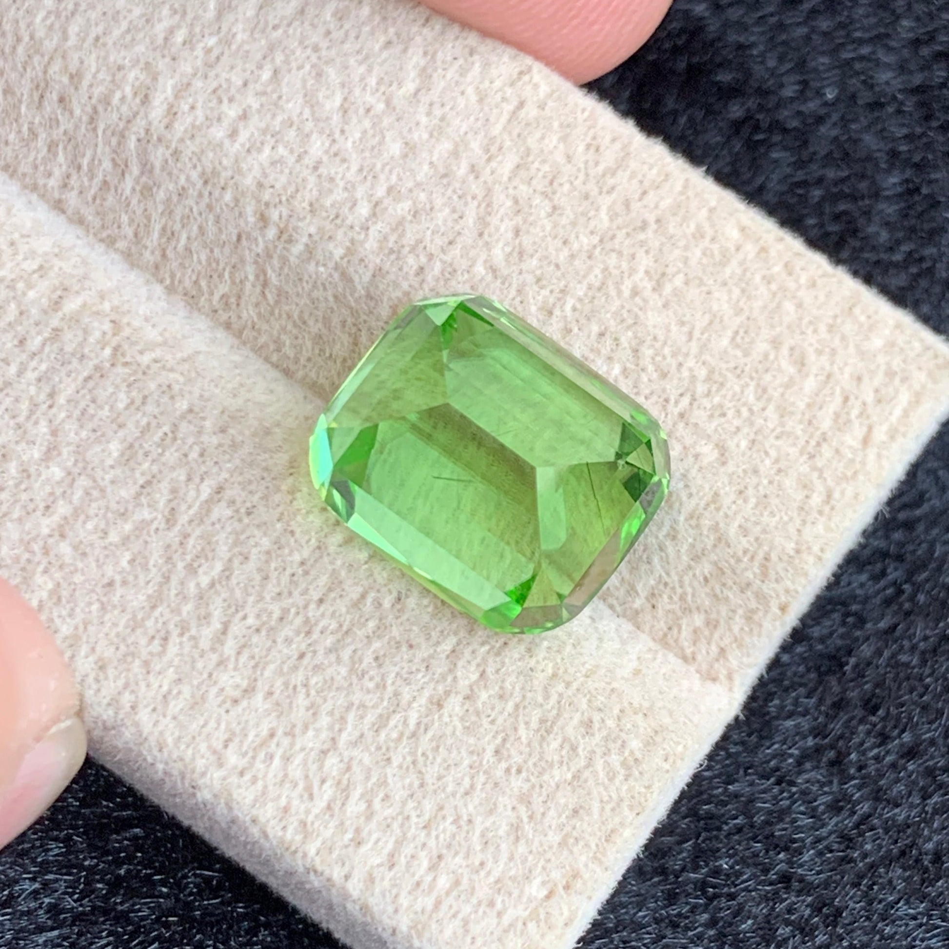 natural peridot gemstone bright green color cushion cut
high quality peridot gemstone for custom jewelry
pakistan peridot gemstone eye clean cushion shape