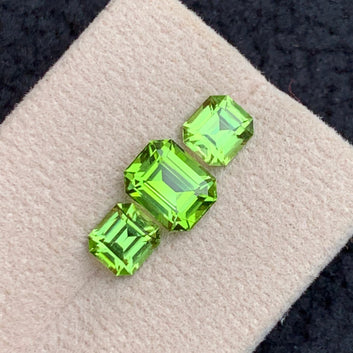 Peridot Jewelry set
natural peridot jewelry set pakistan origin

emerald cut peridot gemstone ring

untreated vvs peridot gemstone set