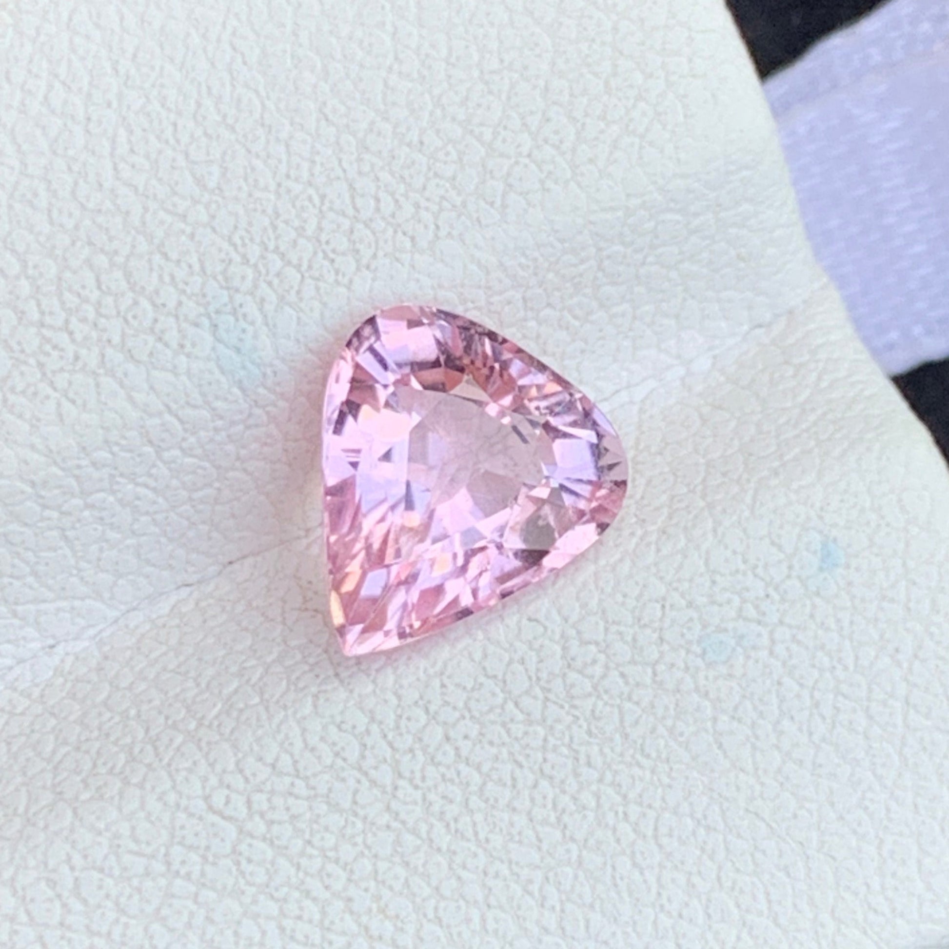 natural pink tourmaline triangular cut bubblegum gemstone
afghan pink tourmaline 1.85 ct loose gemstone