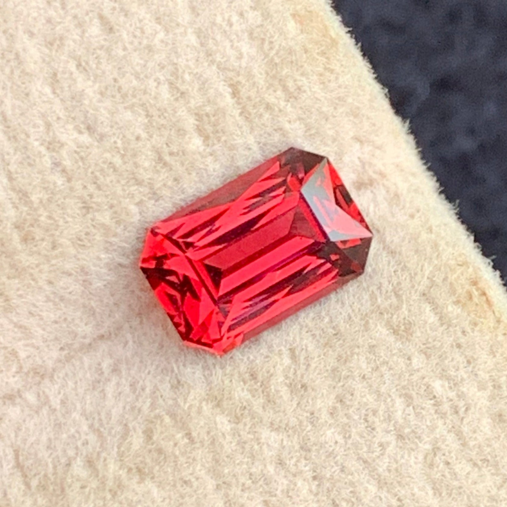natural red garnet loose stone for jewelry design
luxury rhodolite garnet gemstone macro detail high brilliance