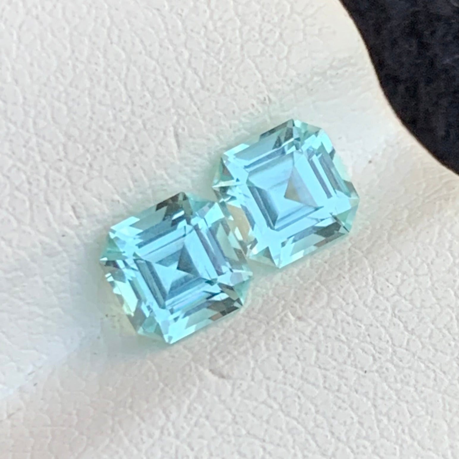 Tourmaline pair
tourmaline for ear rings
neon blue turmaline