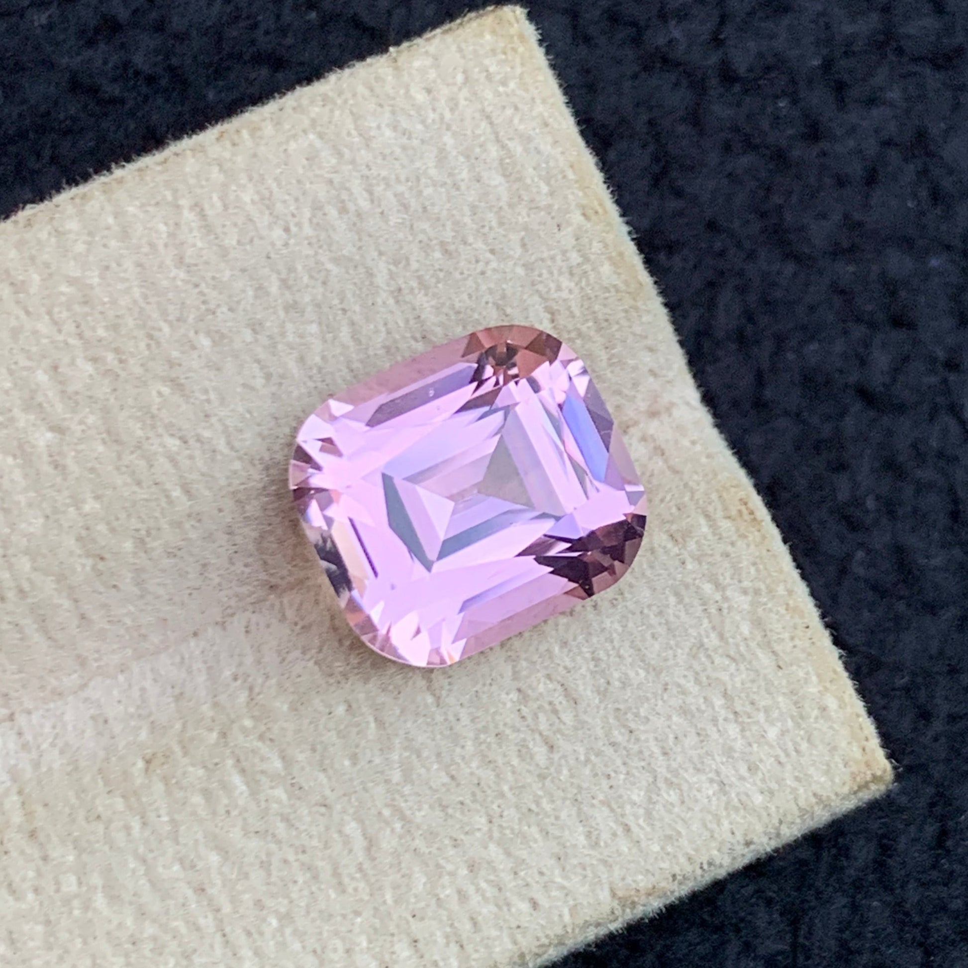 natural untreated pink tourmaline gem
pink tourmaline for jewelry design