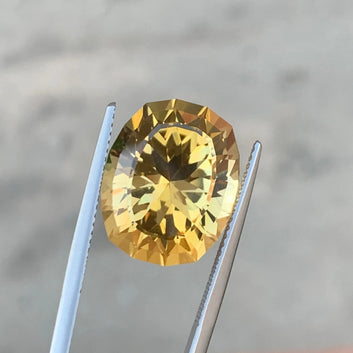 Natural Yellow Citrine from Brazil – Fancy Oval Cut 12.60 Carats for Stunning Jewelry