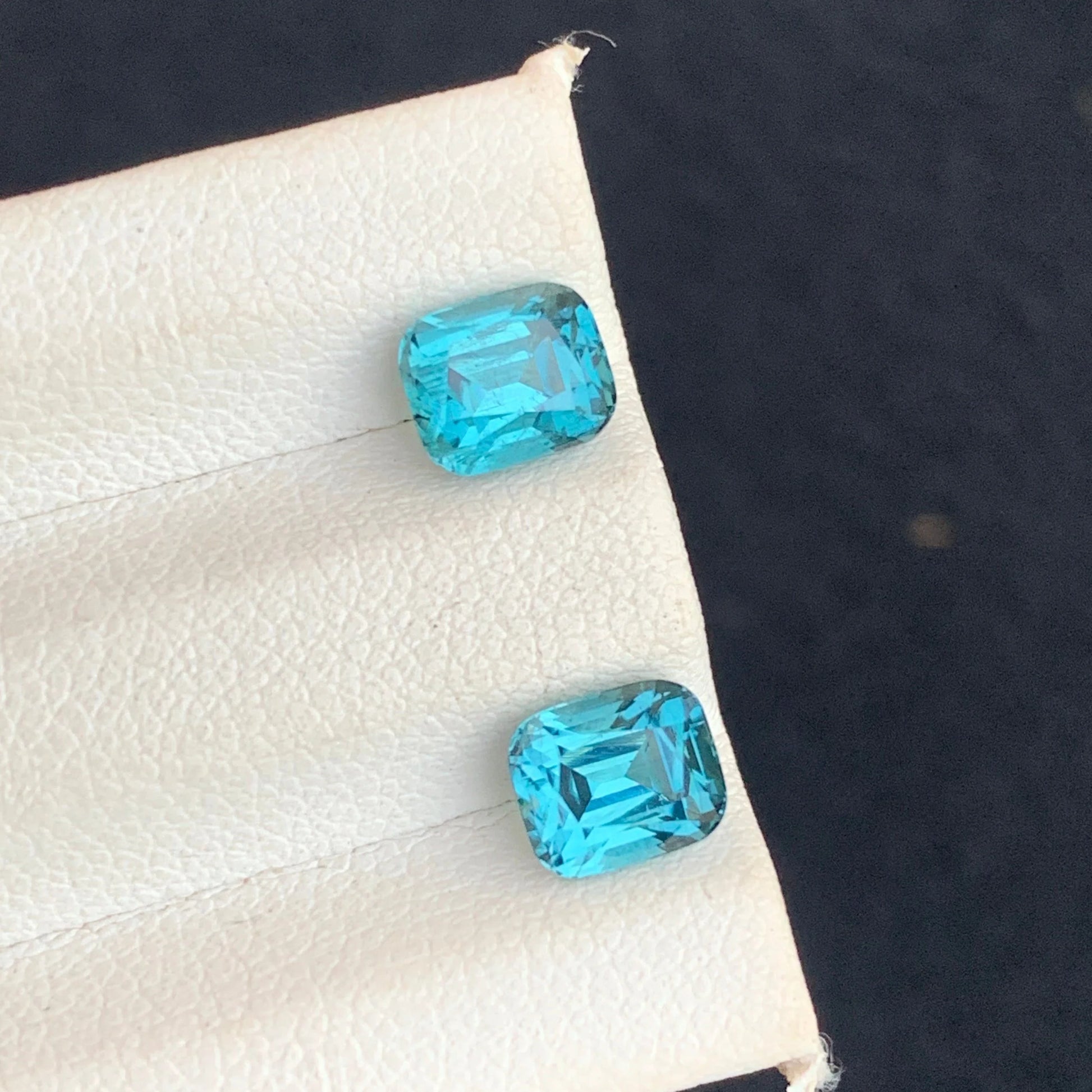 neon blue tourmaline pair for jewelry
