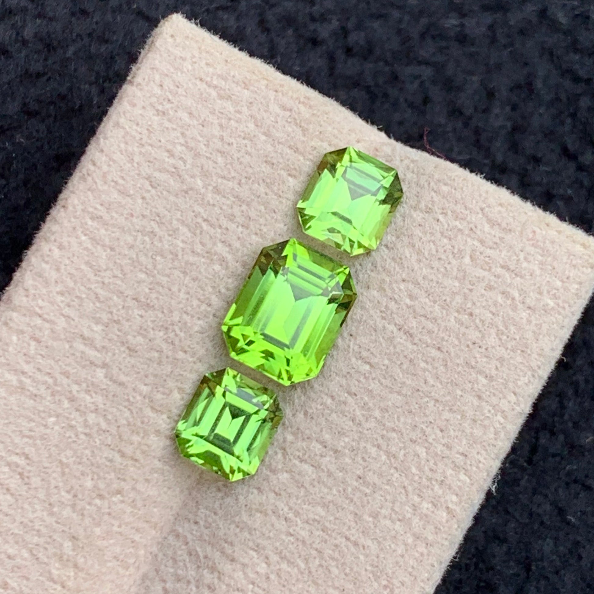 Green Peridot Ring set
onestep gems green peridot set

luxury peridot ring set for women