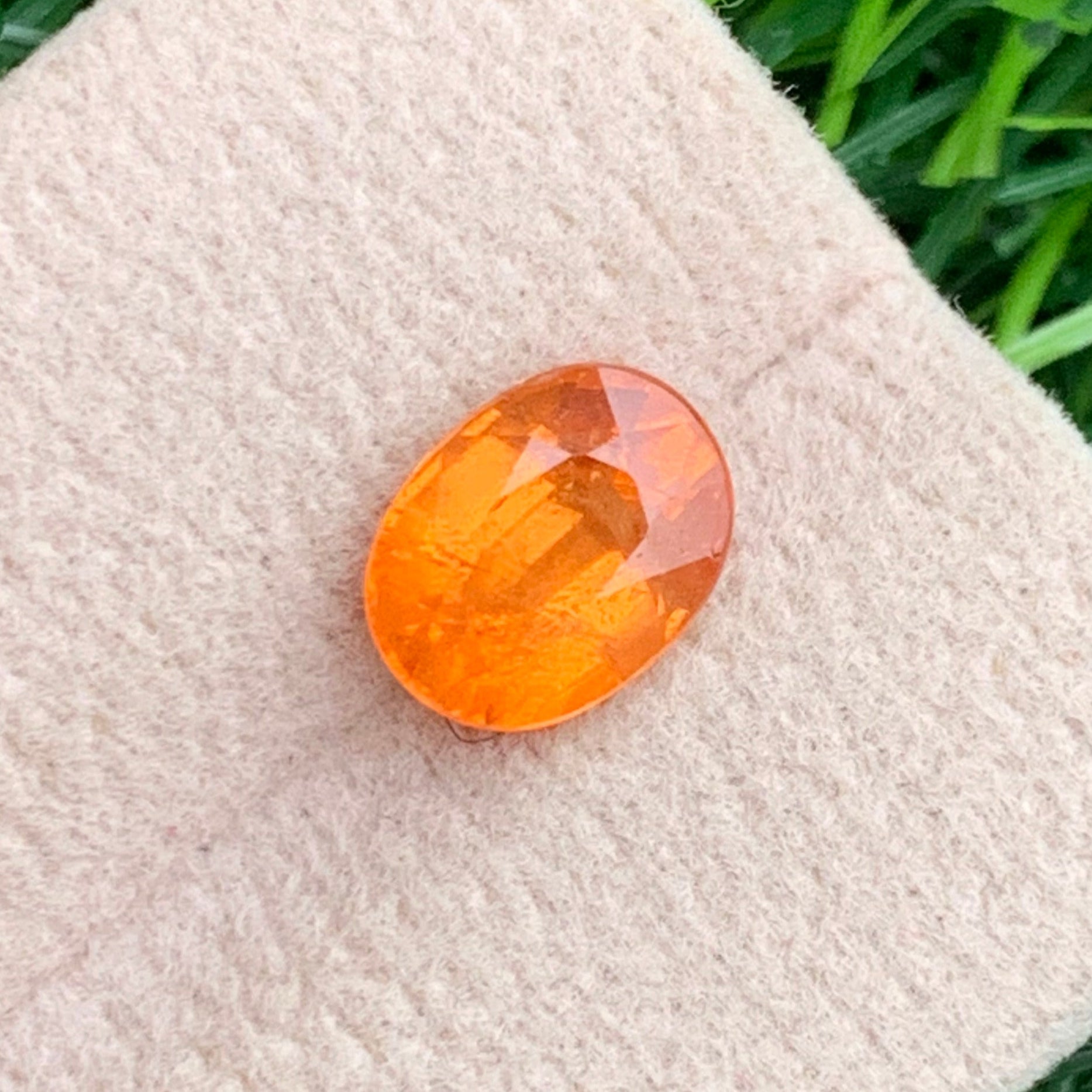 orange garnet gemstone SI clarity

rare spessartite garnet oval shape gemstone