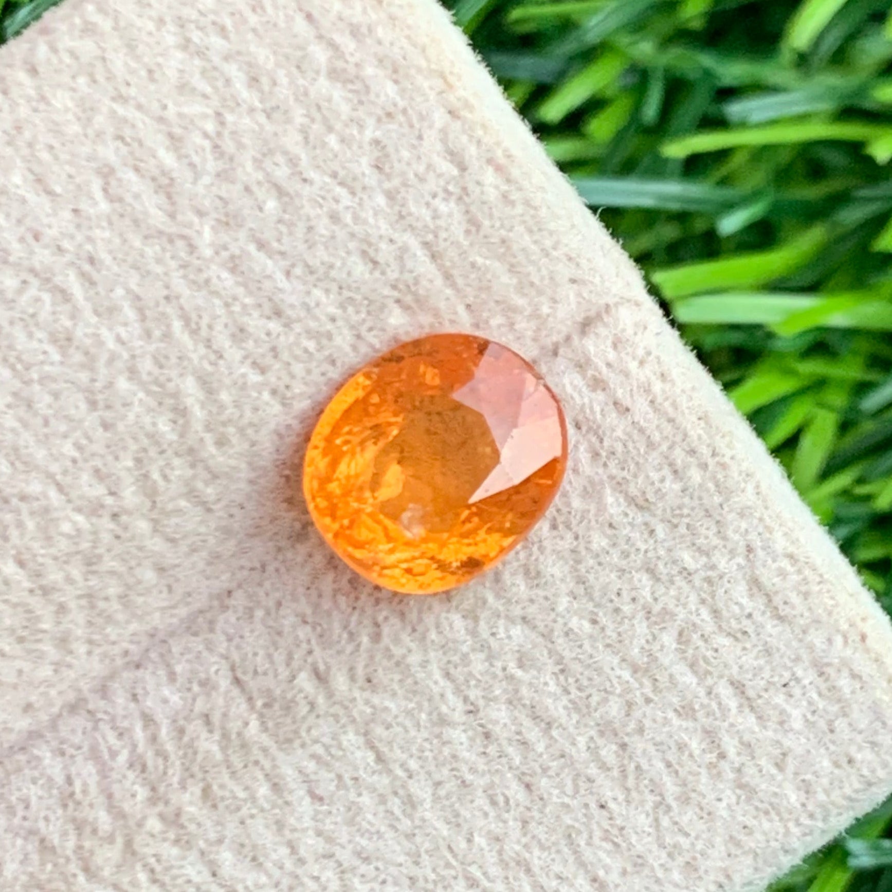  Loose Spessartite Garnet
oval cut orange garnet

untreated spessartite garnet stone