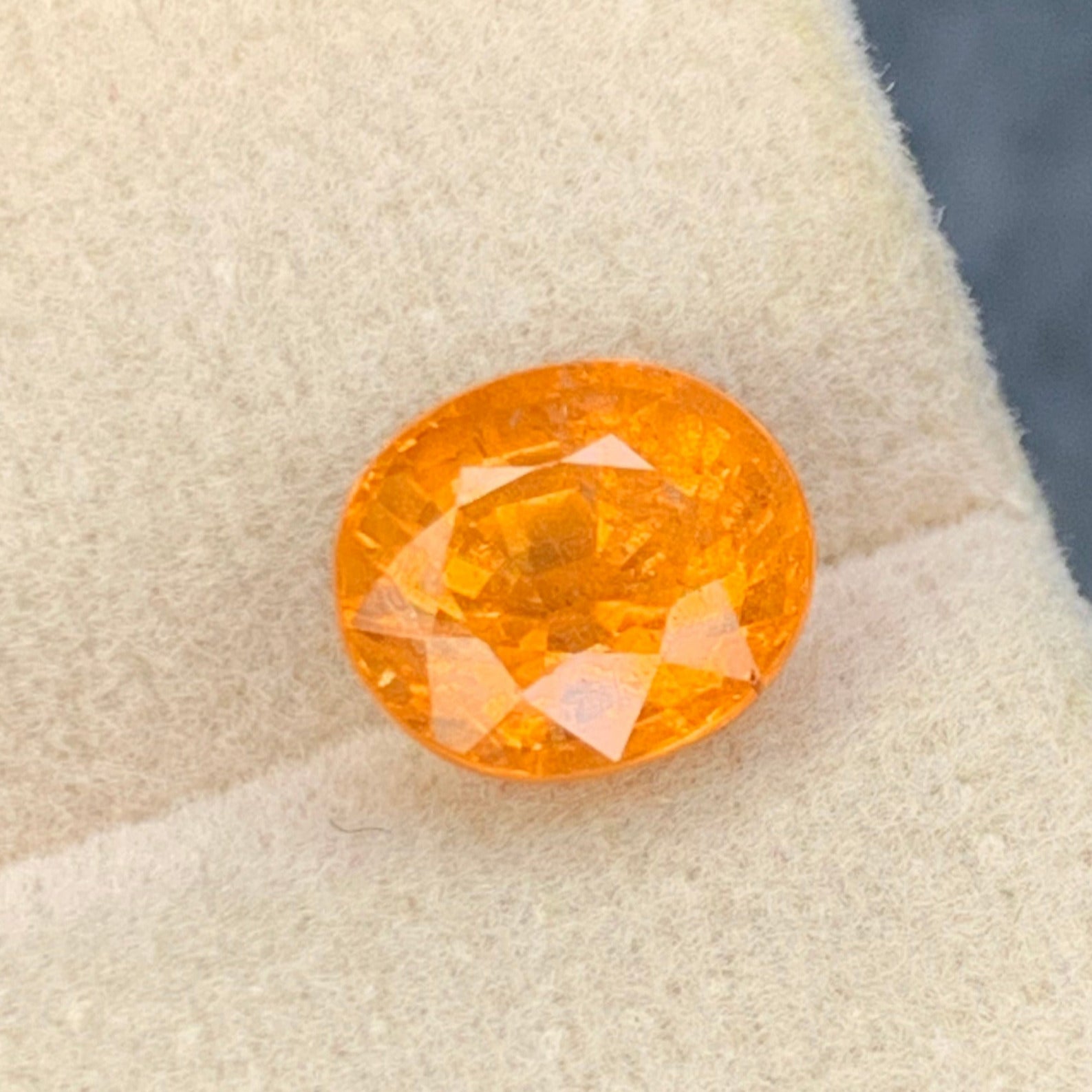 untreated fanta orange garnet 2.95 ct
vvs clarity spessartite garnet gemstone