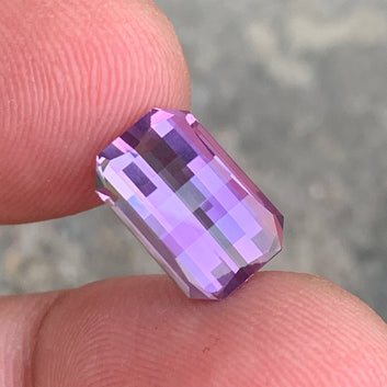pink purple amethyst gemstone close up
pixel cut amethyst gemstone brilliance