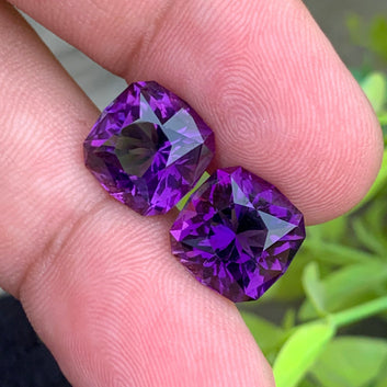 pink purple amethyst pair fancy shape close up jewelry stones
natural amethyst 12 carat matched pair for earrings design
luxury amethyst gemstone pair fancy cut Brazil origin