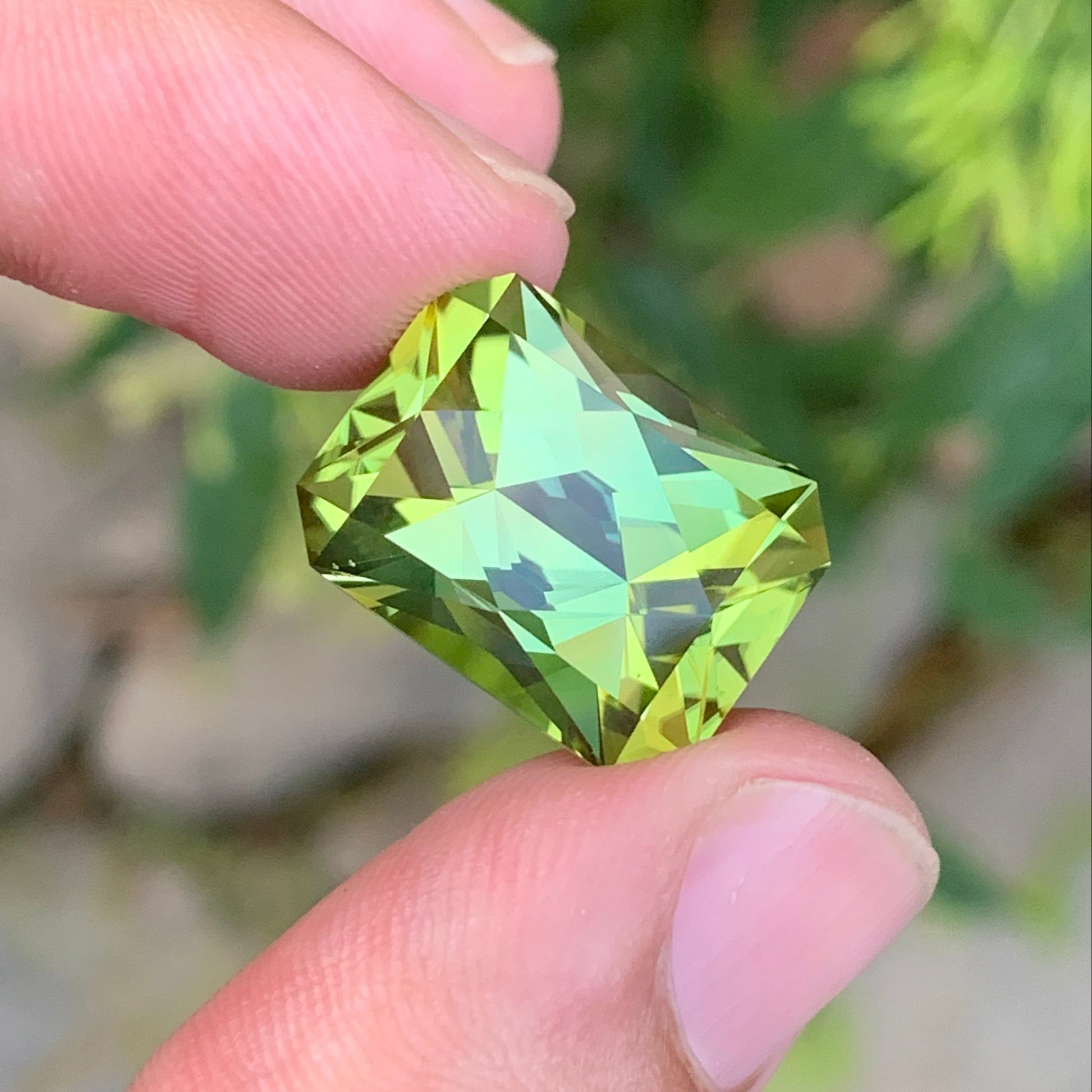  Green Tourmaline ring
 Bright Mint Green Tourmaline 
premium Afghan tourmaline 19.68 carat
natural untreated green tourmaline stonependant