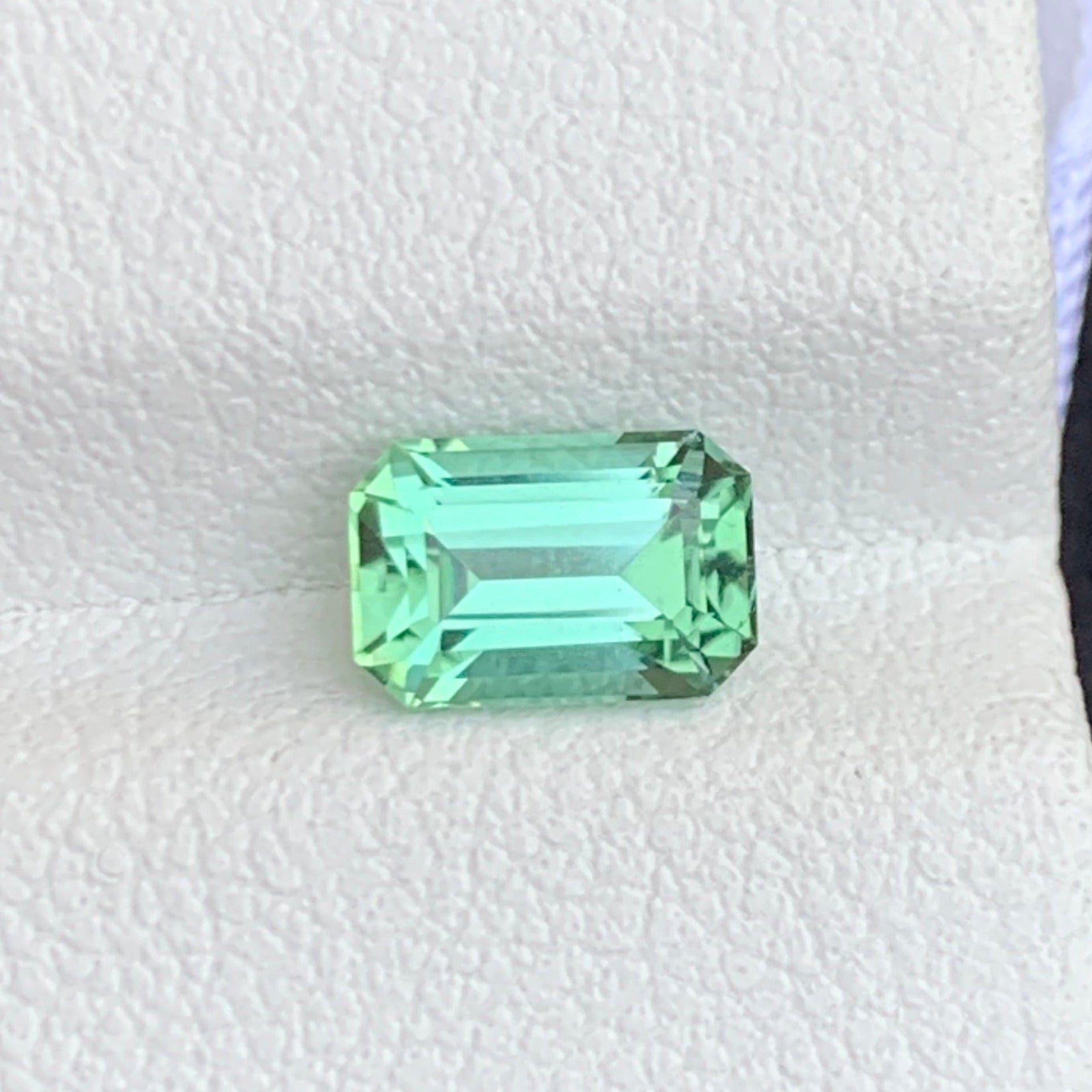 premium apple green tourmaline loose gemstone Afghanistan
natural mint tourmaline gemstone for jewelry making