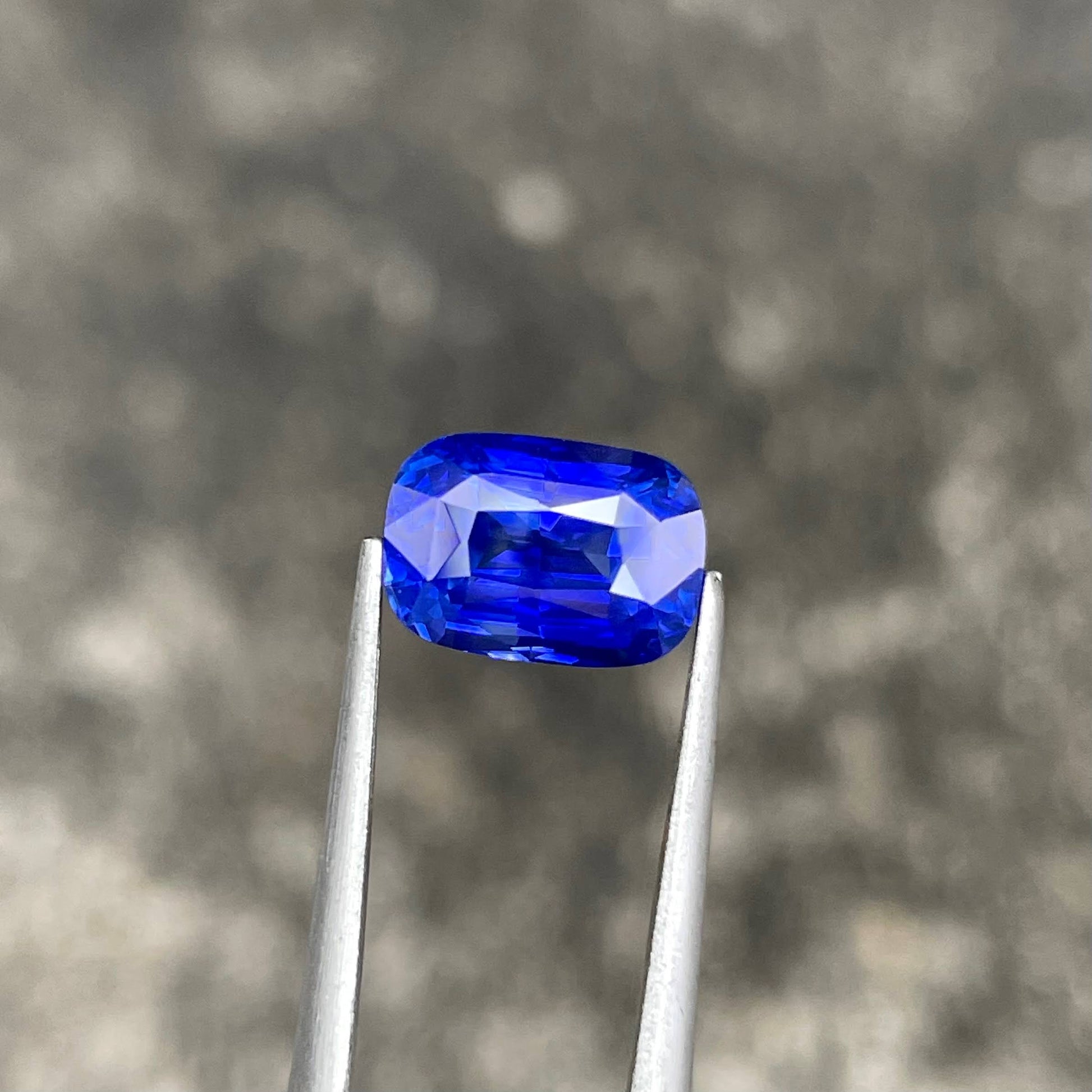 premium blue sapphire gemstone sri lanka
natural blue sapphire gemstone jewelry
