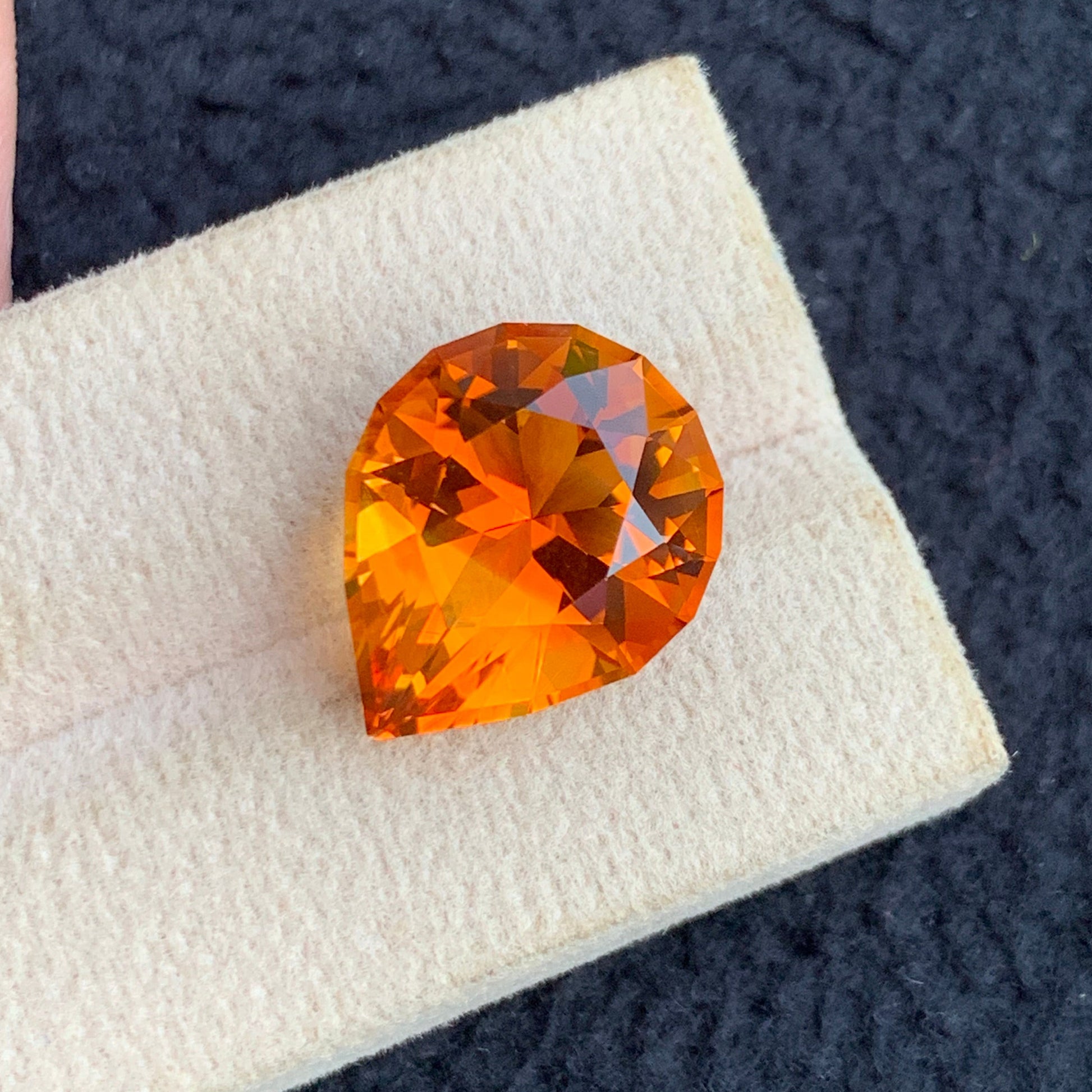 premium mandarine citrine close up
Brazilian fire citrine gemstone for custom jewelry