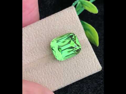 high quality peridot gemstone for custom jewelry
pakistan peridot gemstone eye clean cushion shape