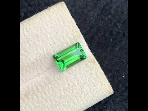 luxury green tourmaline gemstone for rings and pendants
